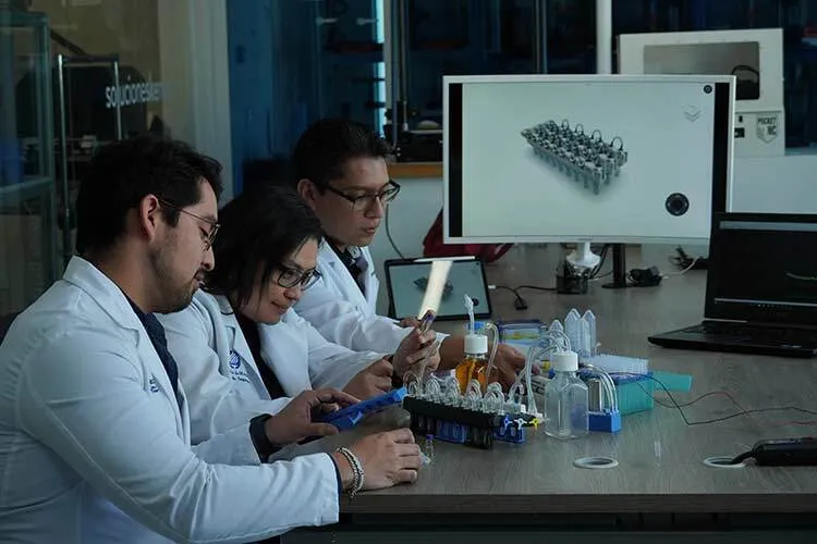 Alejandro García, Abel Gutiérrez y Yocanxochil Perfecto, profesores del Tec Guadalajara