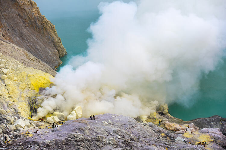 Photograph of a Sulphur mine