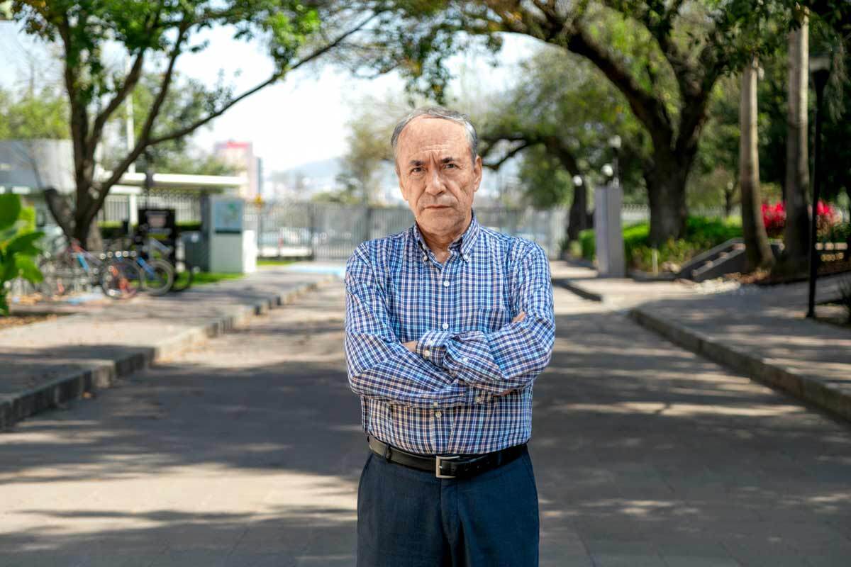 Ismael Aguilar Barajas is a civil engineer with studies in economics, specializing in urbanization, water in cities, and, more specifically, the Mexico–United States border region. (Photo: Jesús Alejandro Salazar / TecScience)