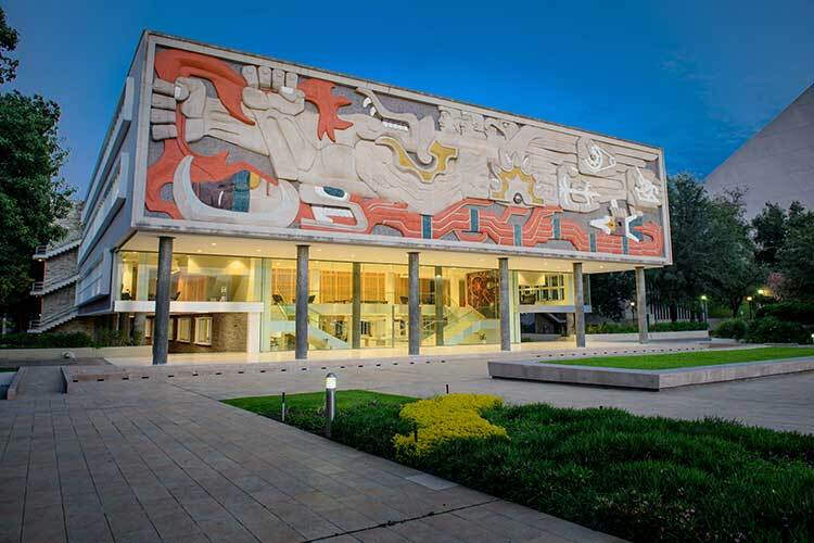 Photo of the facade of the Rectoría building at Tecnológico de Monterrey.