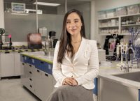 The researcher Grissel Trujillo in her laboratory
