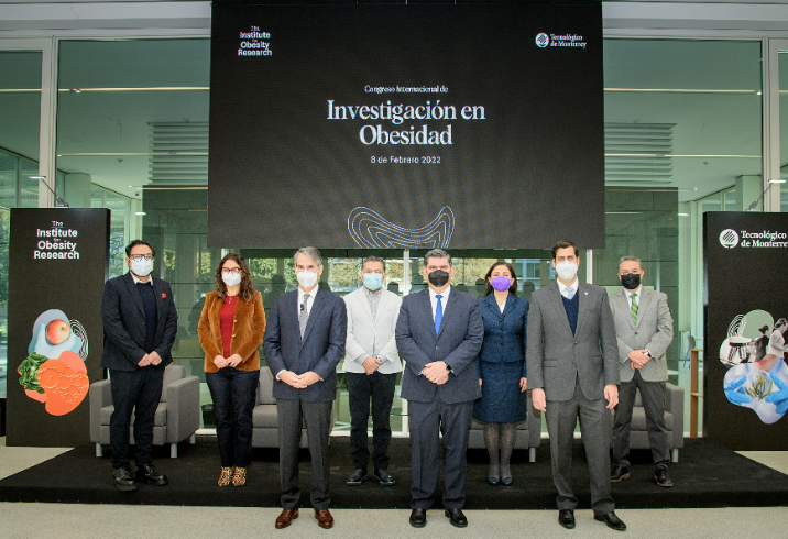 Directivos del Tecnologico de Monterrey inaugurando el Institute for Obesity Research