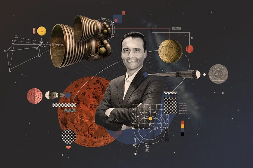 imagen del investigador usando un traje negro en un fondo con planetas