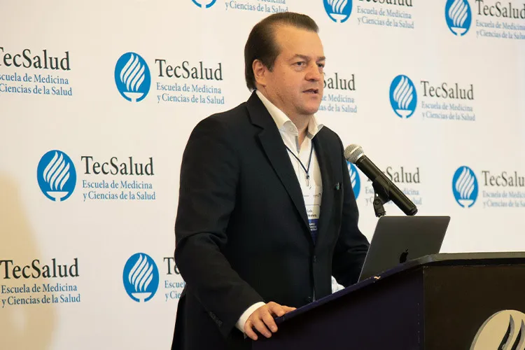 imagen de luis alonso herrera, decano de la escuela de medicina