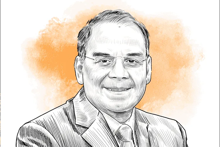 Retrato a lápiz de hombre de mediana edad con lentes