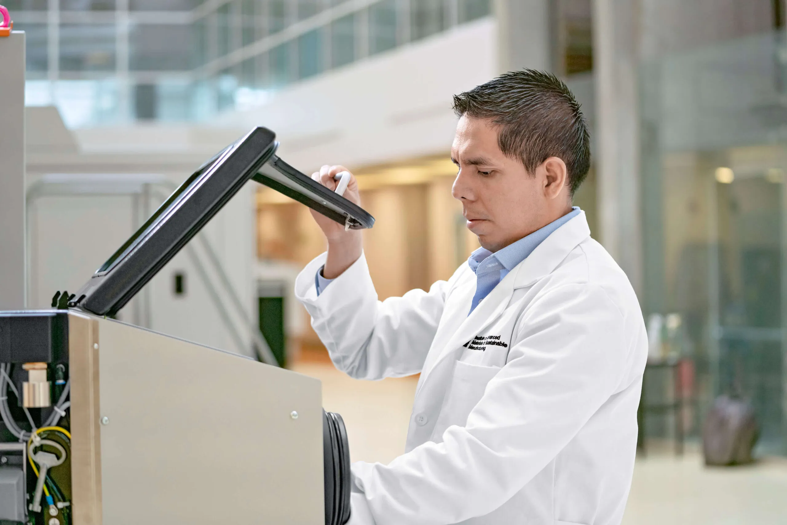 El Core Lab también ofrecerá programas de capacitación en manufactura aditiva y en sus diversas técnicas y materiales; además, buscará destacar a nivel nacional e internacional, mediante la creación de prototipos y la aceleración de empresas de base tecnológica, llevando la investigación científica al mercado.