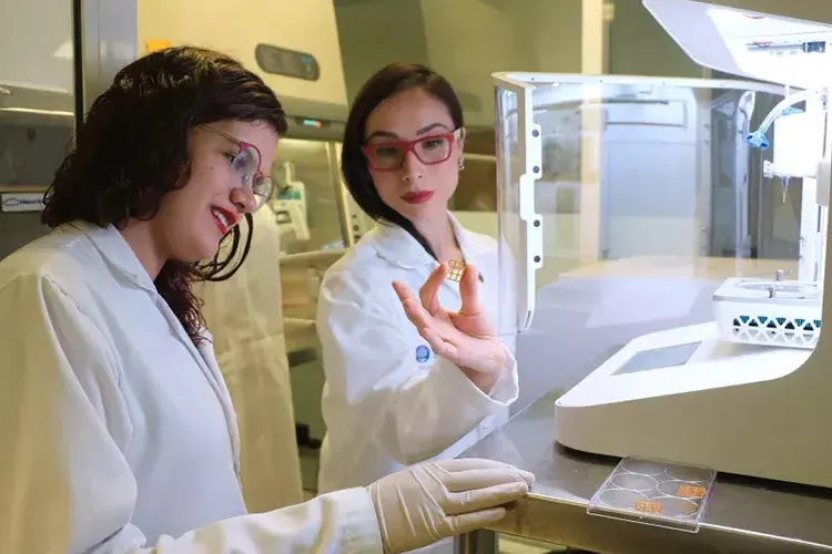 Investigadoras en un laboratorio