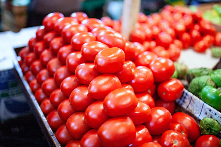 tomates en mercado