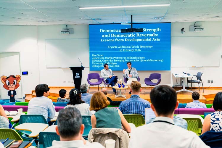 Dan Slater durante la Conferencia Nacional de Ciencia Política y Relaciones Internacionales en el Tecnológico de Monterrey.