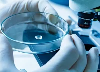 imagen de agua siendo analizada bajo el microscopio