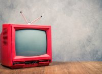 Televisión roja del señal análoga apagada