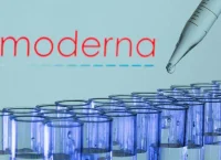 prueba experimental de vacuna combinada covid-19 Moderna