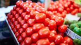 tomates en mercado