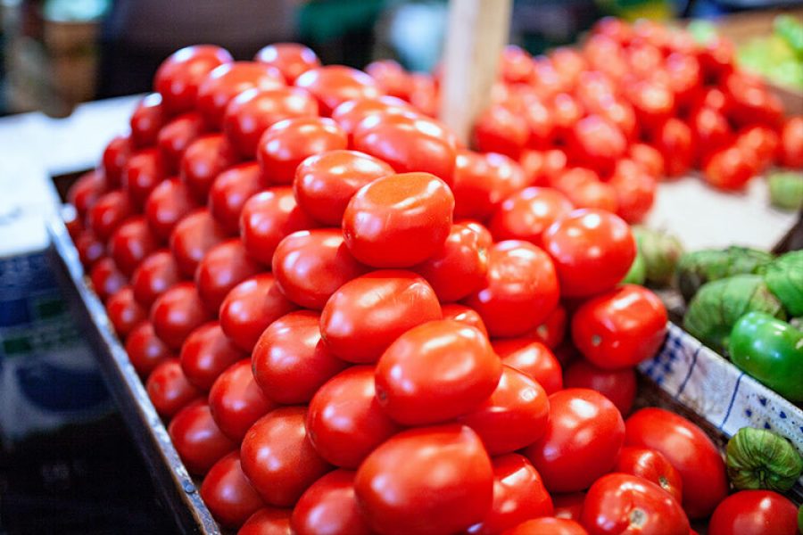 tomates en mercado