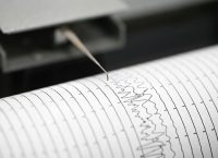 imagen de una aguja registrando un sismo