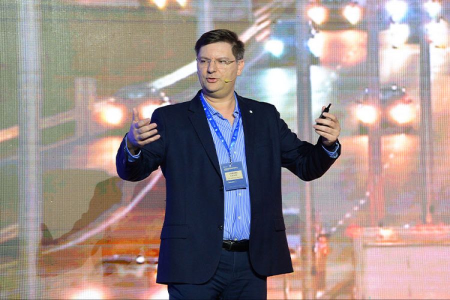 Leandro Coelho, investigador especializado en transporte y cadenas de suministro, habló sobre la importancia de la colaboración entre universidades y empresas para mejorar la cadena de suministro. (Foto: Tecnológico de Monterrey)